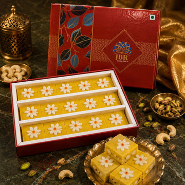 Kaju Pineapple Barfi Square With Flower